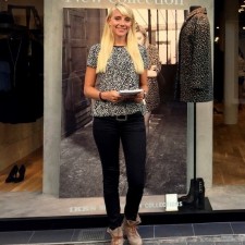 Julia bei der Arbeit