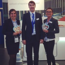Caroline arbeitet als Messehostess auf der Messe