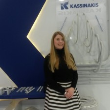 Katharina arbeitet als Messehostess auf der Messe