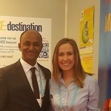 Nadezhda arbeitet als Messehostess auf der Messe