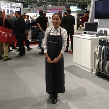 Le Tuyet arbeitet als Sonstiger Hostess Job auf der Messe