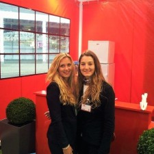Isabel arbeitet als Messehostess (Kundenbetreuung & Service) auf der Messe
