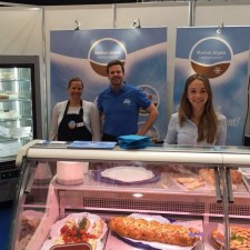Sarah arbeitet als Messehostess auf der Messe