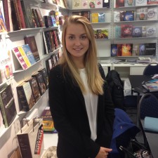 Julia arbeitet als Sonstiger Job auf der Messe