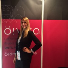 Juliane arbeitet als Messehostess auf der Messe
