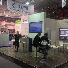 Teresa arbeitet als Messehostess auf der Messe
