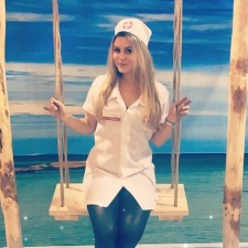 Helena arbeitet als Messehostess auf der Messe