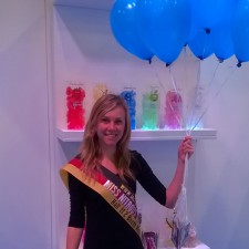 Renate arbeitet als Messehostess auf der Messe