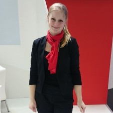 Lisa arbeitet als Messehostess auf der Messe