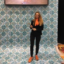 Tatjana Katharina arbeitet als Servicekraft auf der Messe