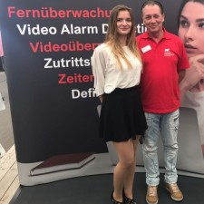 Magdalena arbeitet als Messehostess auf der Messe