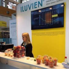 Anna arbeitet als Messehostess auf der Messe
