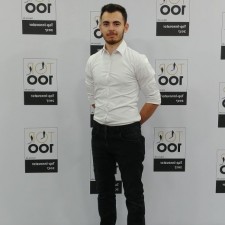 Emre bei der Arbeit