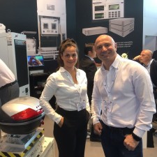 Adriana arbeitet als Exhibition hostess auf der Messe