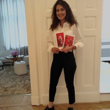 Laura-Maria bei der Arbeit