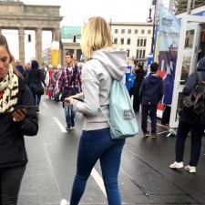 Julia bei der Arbeit