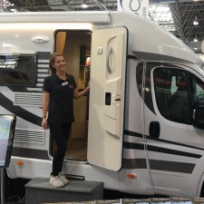 Jana arbeitet als Messehostess auf der Messe