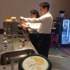Gül Hanim bei der Arbeit