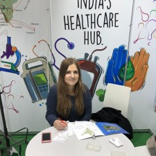 Karolina arbeitet als Interpreter auf der Messe