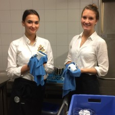 Pia-Monique bei der Arbeit