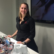 Annabelle arbeitet als Hostess / Servicekraft (leichte Tätigkeiten) auf der Messe