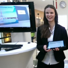 Carolin bei der Arbeit