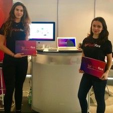 Inessa arbeitet als Promoter auf der Messe