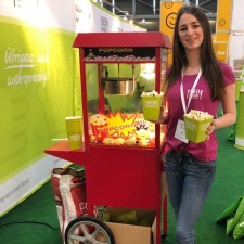 Sophie arbeitet als Messehostess/Promoterin auf der Messe