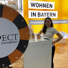 Stefanie arbeitet als Messehostess 1. Schicht auf der Messe