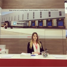 Sophie arbeitet als EXHIBITION HOSTESS auf der Messe