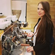 Alina arbeitet als Messehostess auf der Messe