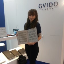 Sophia arbeitet als Exhibition Hostess auf der Messe