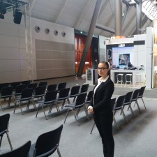 Birte arbeitet als Messehostess auf der Messe