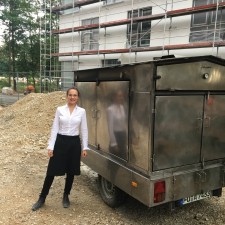Celine bei der Arbeit