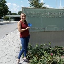 Nadine bei der Arbeit