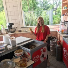 Sonja Miriam bei der Arbeit