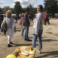 Leonie Elena Roya bei der Arbeit