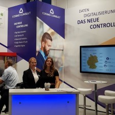 Anika arbeitet als Messehostess auf der Messe