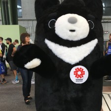 Maria arbeitet als Messehostess / Hostess beim Berlin Marathon / Einsatz im Maskottchen Kostüm auf der Messe