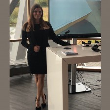 Carolin bei der Arbeit