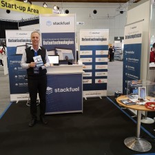Andreas arbeitet als Promoter auf der Messe