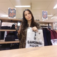 Seinab bei der Arbeit