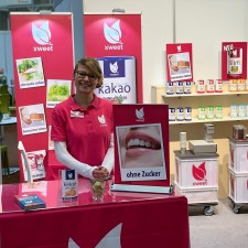 Sonja arbeitet als Messehostess auf der Messe
