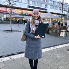 Debbie bei der Arbeit