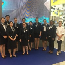 Janina arbeitet als Motivierte Servicekräfte an der Theke gesucht! auf der Messe
