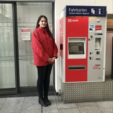 Julia bei der Arbeit