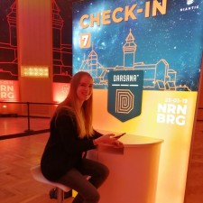 Sarah bei der Arbeit