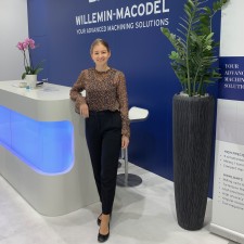 Sophia arbeitet als Messehostess auf der Messe