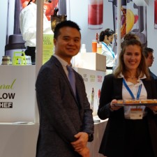 Maj-Britt arbeitet als Messehostess auf der Messe