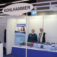 Josefa arbeitet als Messehostess auf der Messe